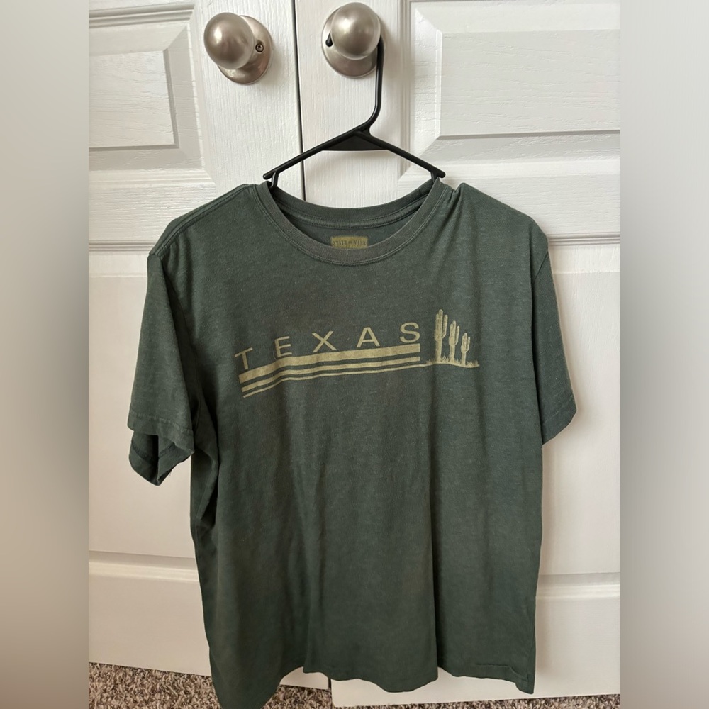 Men’s short sleeve shirt size large